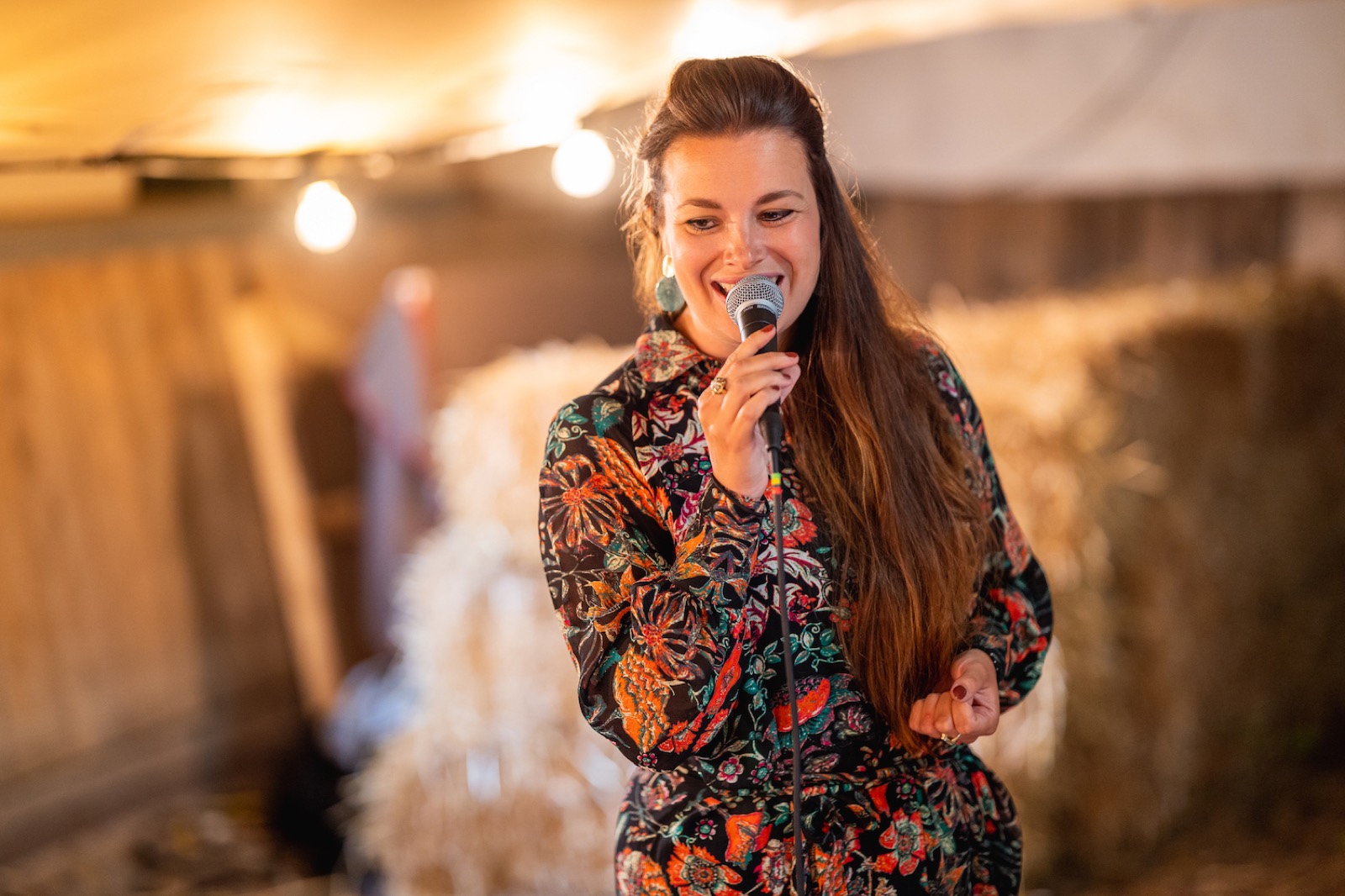 Nicole Verouden tijdens een optreden
