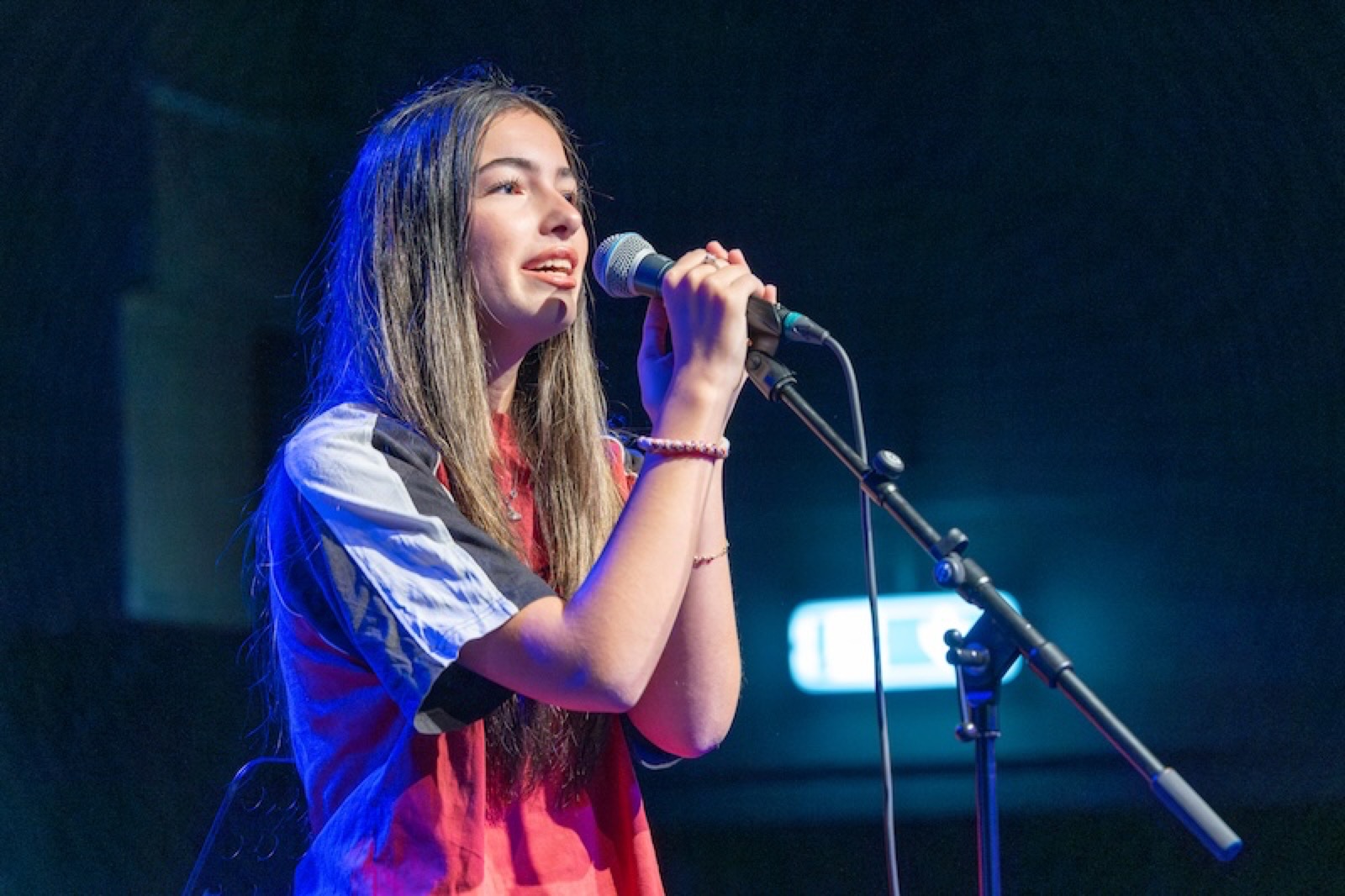 Zangles bij Popschool Your Song, in de les en op het podium